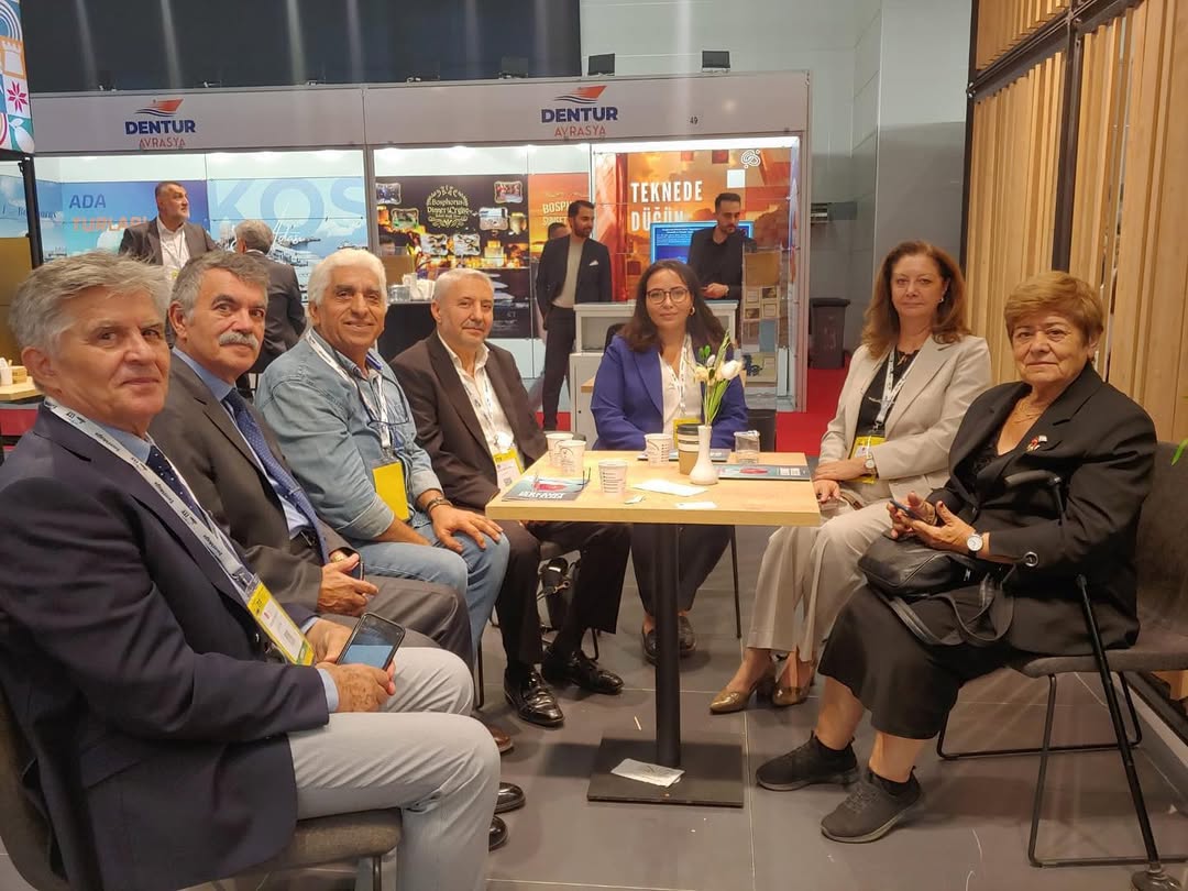 Genel Başkanımız Ahmet Ortatepe ve DUTTiP Yik üyesi Necdet Ertuğrul Dr. Mimar Kadir Topbaş Gösteri ve Sanat Merkezi Düzenlenen Uluslararası İstanbul Turizm Fuarı açılış kokteyline katılarak