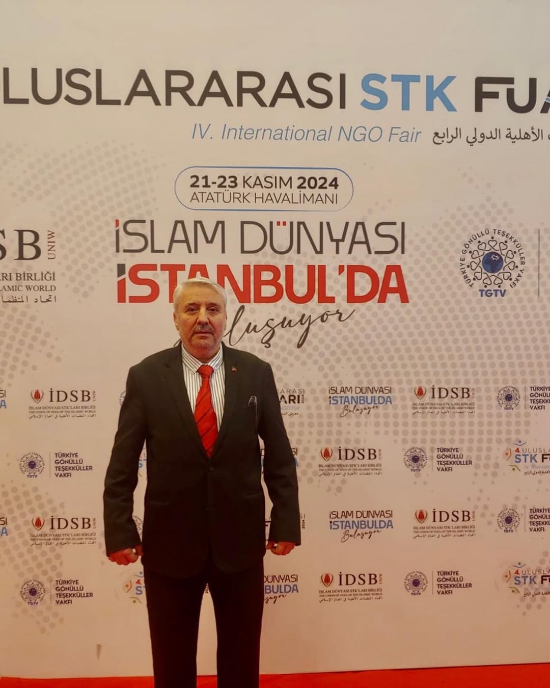 Genel Başkanımız Sn.Ahmet Ortatepe ve Yik Üyemiz Sn.Necdet Ertuğrul ,İstanbul Atatürk Havalimanında Bugün açılan İSLAM DÜNYASI STK’LARI BİRLİĞİ ve TÜRKİYE GÖNÜLLÜ TEŞEKKÜLLER…