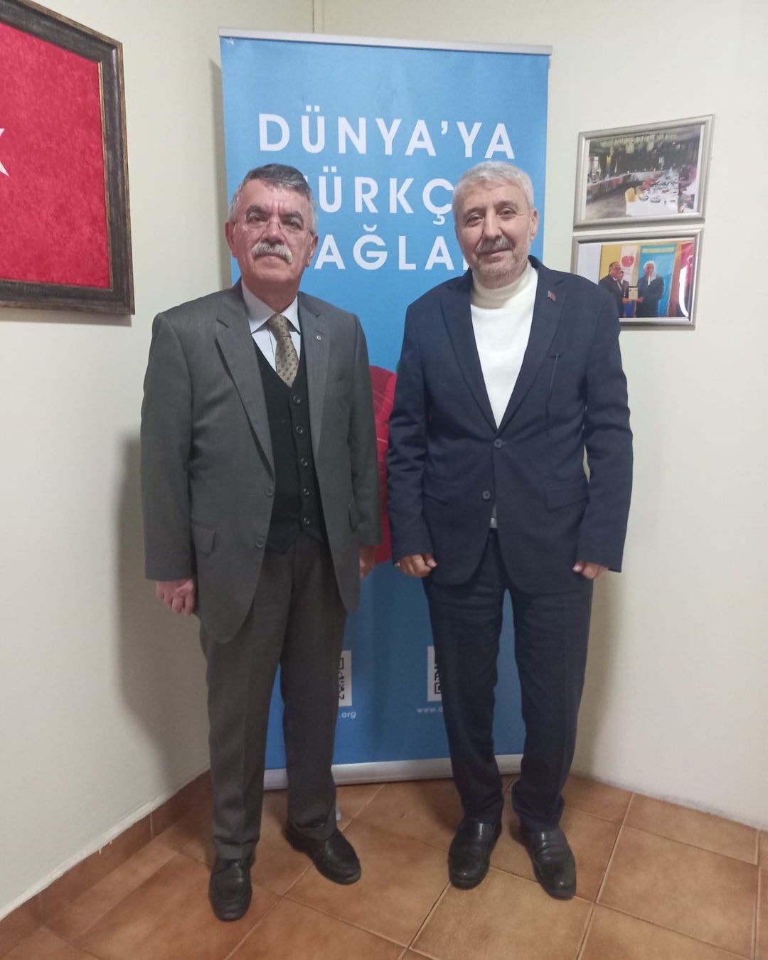 Toplantı sonunda KKTC E-Ticaret Ataşesi Sayın Cahit Kayıarslan ile samimi ve verimli bir sohbet gerçekleştirilmiştir.