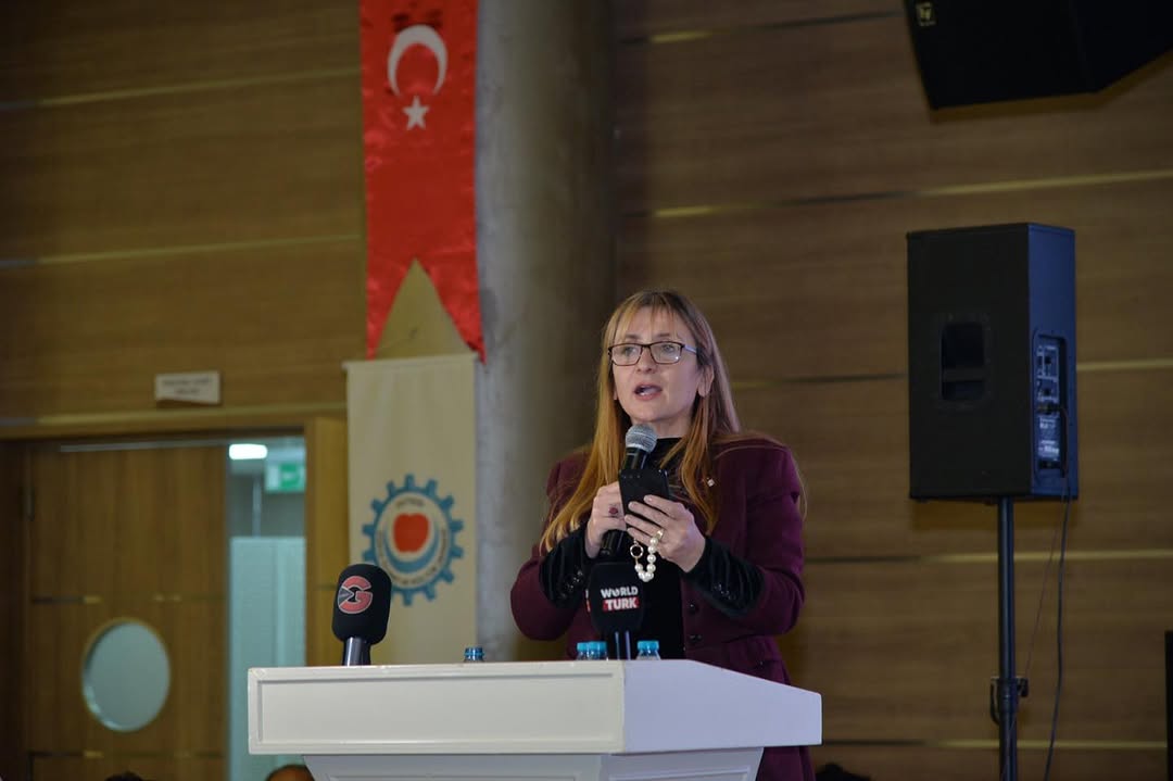 Kuzey Kıbrıs Türk Cumhuriyeti’nin Kıymetli Konsolosu Sayın Ülkü Alemder Hanımefendiye ve Değerli Eşlerine en içten teşekkürlerimizi sunarız.