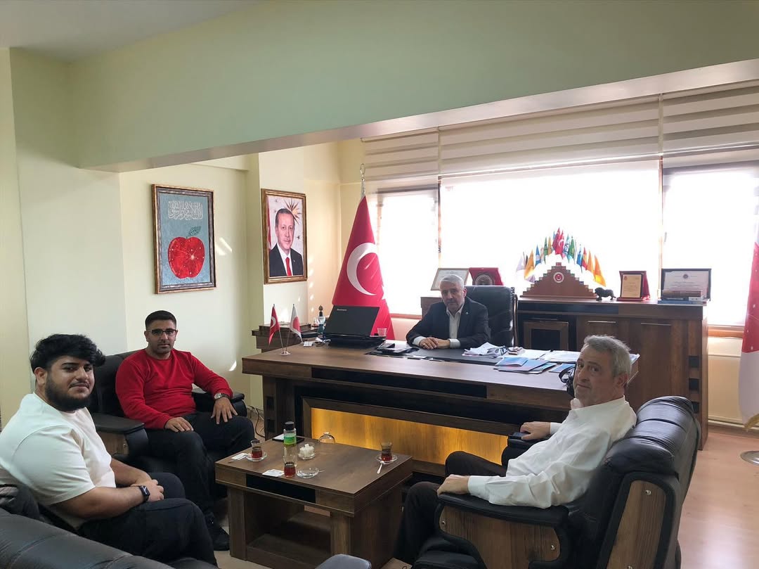 Başta Etiyopya olmak üzere Afrika ülkelerine ihracat yapan Global Trading şirketinden Fırat Çiftçi Genel Başkanımız Ahmet Ortatepe’yi ziyarette bulunarak fikir alışverişinde bulundular.